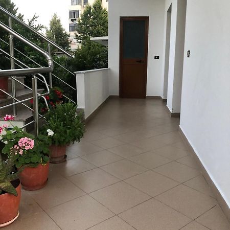Rooms For Rent ดูร์เรส ภายนอก รูปภาพ