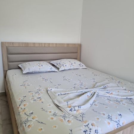 Rooms For Rent ดูร์เรส ภายนอก รูปภาพ
