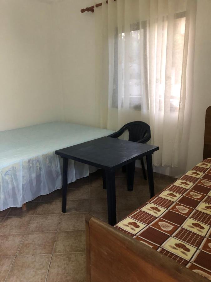 Rooms For Rent ดูร์เรส ภายนอก รูปภาพ